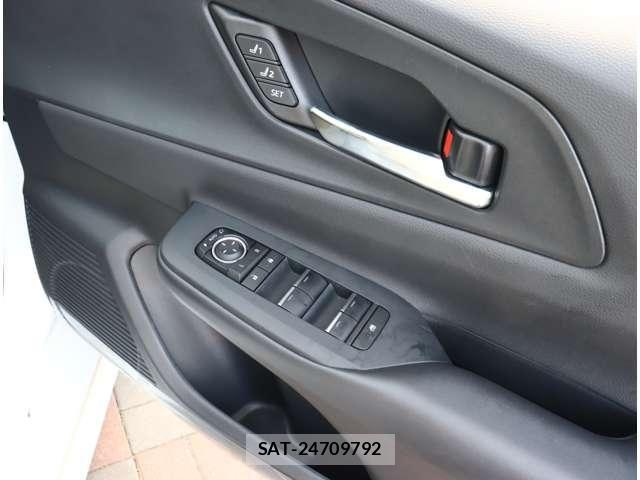 Toyota PRIUS 2023-11 8316413-10