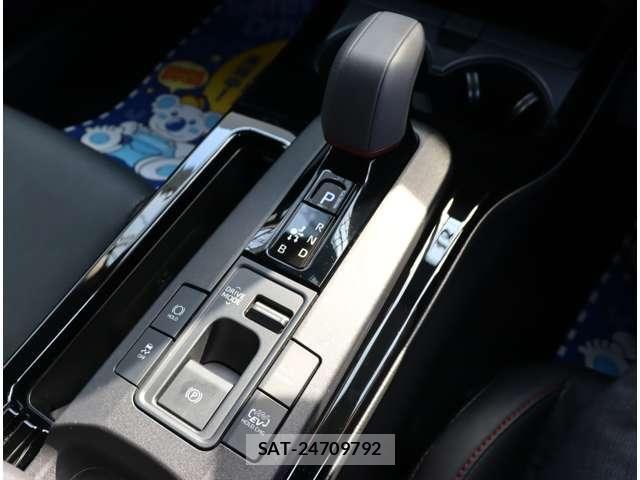 Toyota PRIUS 2023-11 8316413-25