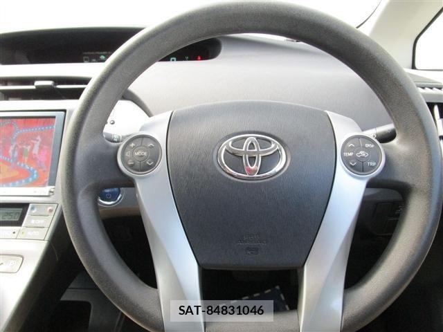 Toyota PRIUS 2013-06 8316494-8