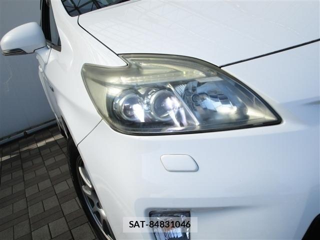 Toyota PRIUS 2013-06 8316494-14