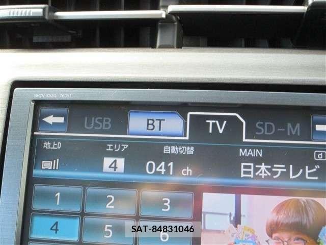 Toyota PRIUS 2013-06 8316494-25