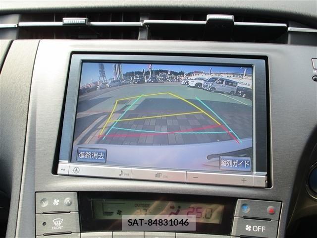 Toyota PRIUS 2013-06 8316494-5
