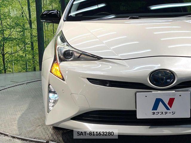 Toyota PRIUS 2018-06 8316454-11