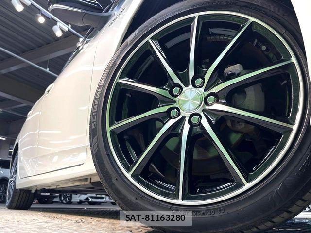 Toyota PRIUS 2018-06 8316454-12