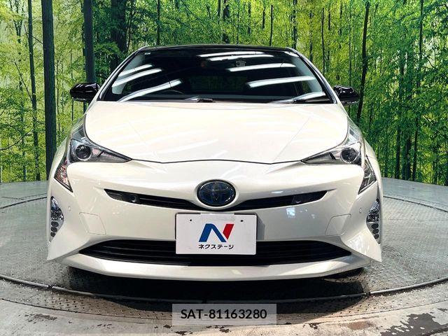 Toyota PRIUS 2018-06 8316454-13