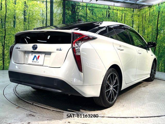 Toyota PRIUS 2018-06 8316454-16