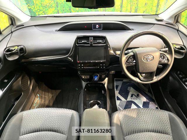Toyota PRIUS 2018-06 8316454-1