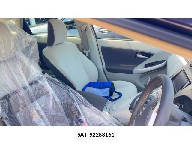 Toyota PRIUS 2010-11 8316544-11