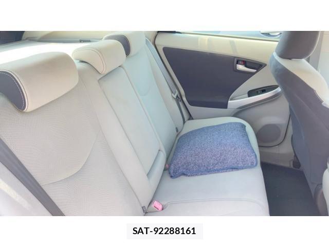 Toyota PRIUS 2010-11 8316544-13