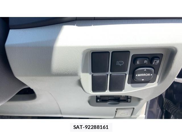 Toyota PRIUS 2010-11 8316544-16