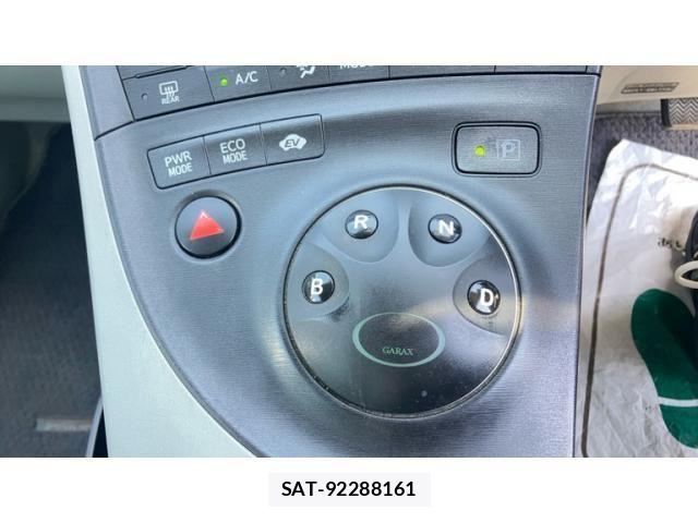 Toyota PRIUS 2010-11 8316544-26