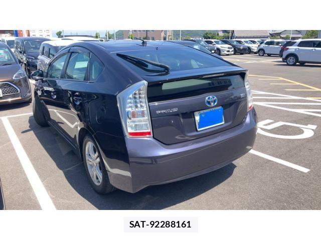 Toyota PRIUS 2010-11 8316544-4