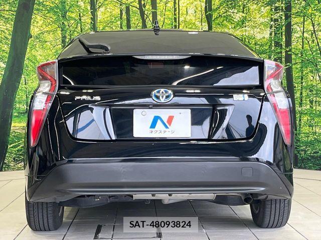 Toyota PRIUS 2016-04 8316484-15