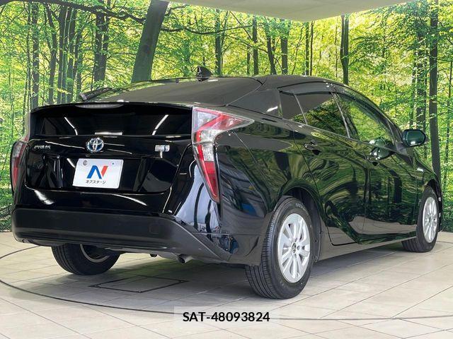 Toyota PRIUS 2016-04 8316484-17