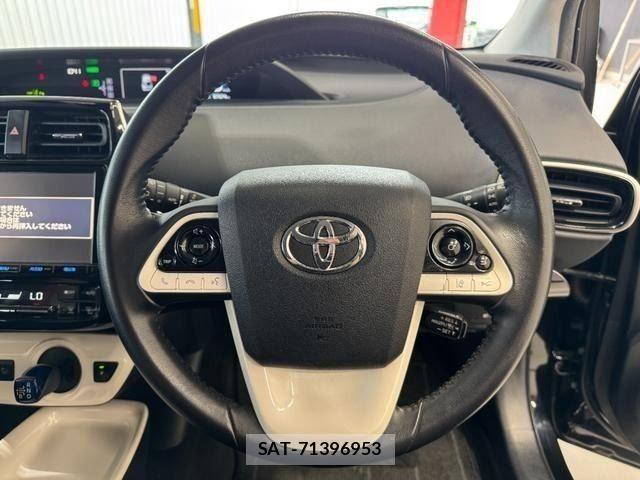 Toyota PRIUS 2017-08 8316476-13
