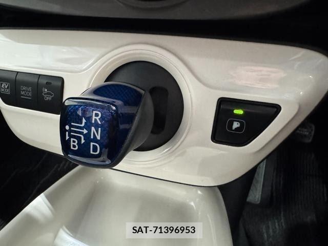 Toyota PRIUS 2017-08 8316476-20