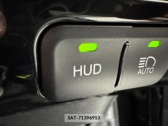 Toyota PRIUS 2017-08 8316476-27