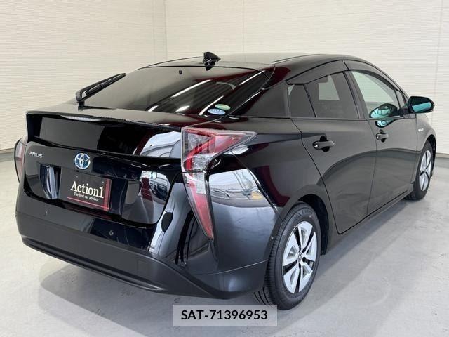 Toyota PRIUS 2017-08 8316476-5