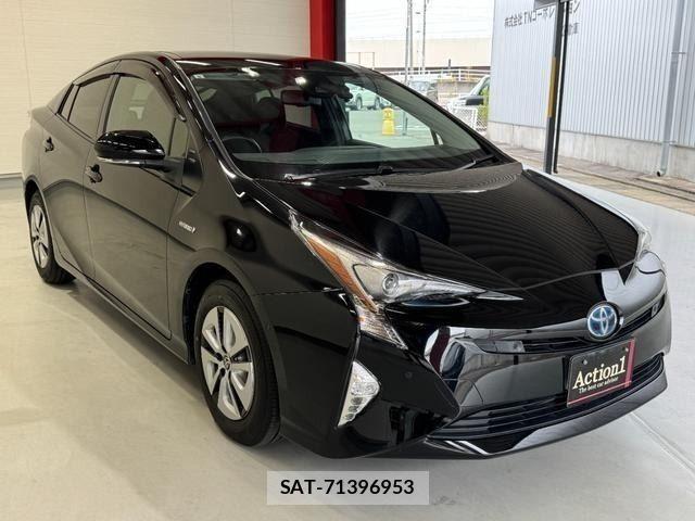 Toyota PRIUS 2017-08 8316476-6