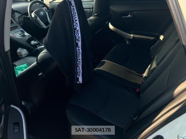 Toyota PRIUS 2012-02 8316517-9