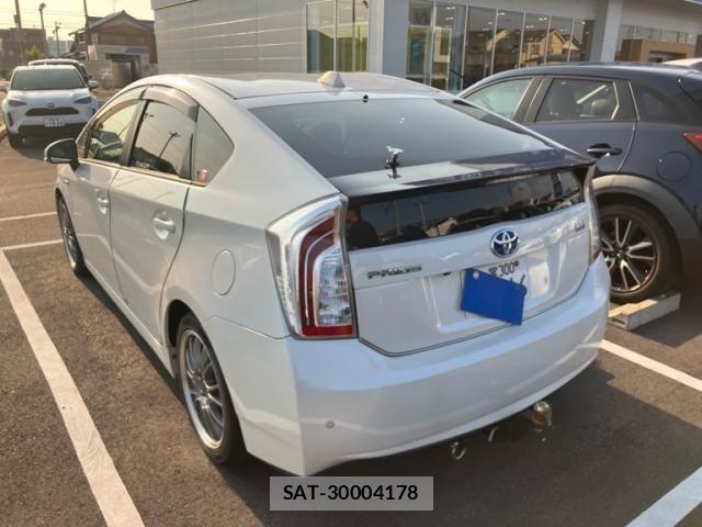 Toyota PRIUS 2012-02 8316517-3