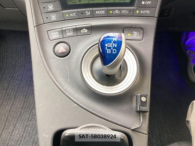 Toyota PRIUS 2009-06 8316520-11