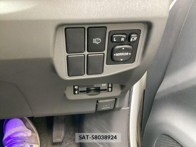 Toyota PRIUS 2009-06 8316520-12
