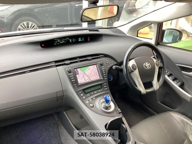 Toyota PRIUS 2009-06 8316520-1