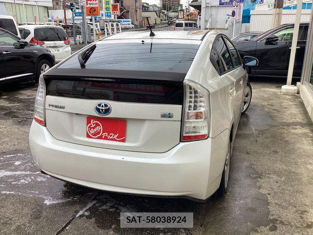 Toyota PRIUS 2009-06 8316520-2