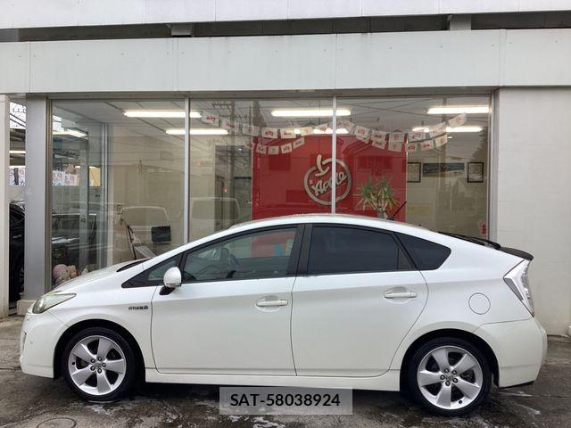 Toyota PRIUS 2009-06 8316520-6