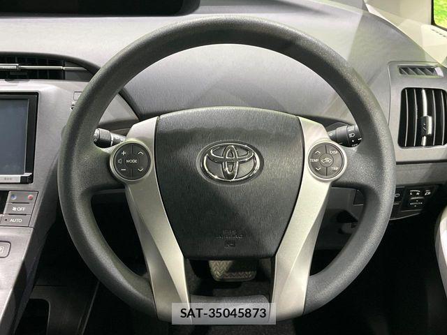 Toyota PRIUS 2015-01 8316498-11
