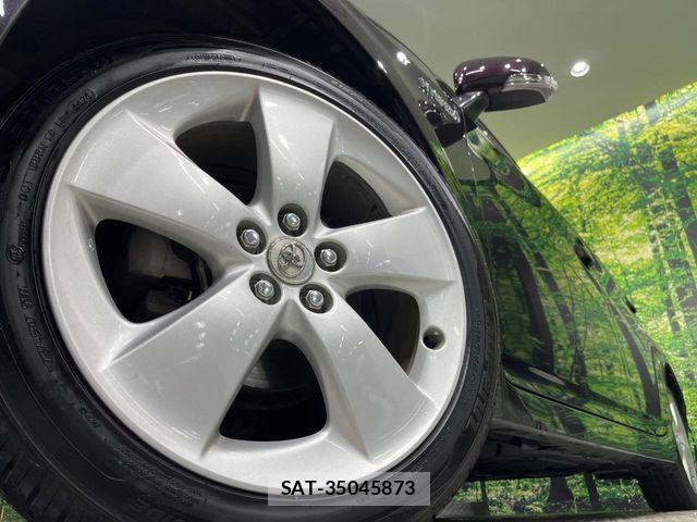 Toyota PRIUS 2015-01 8316498-12