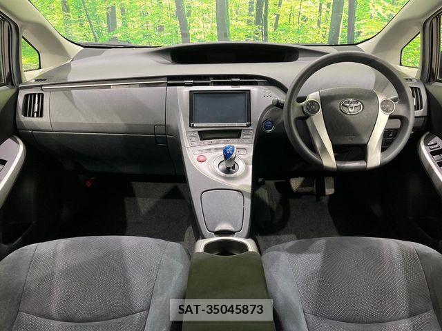 Toyota PRIUS 2015-01 8316498-1
