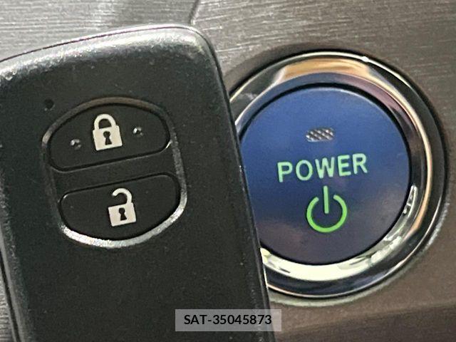 Toyota PRIUS 2015-01 8316498-6