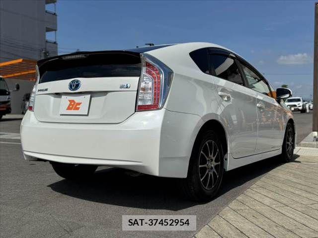 Toyota PRIUS 2014-08 8316500-14