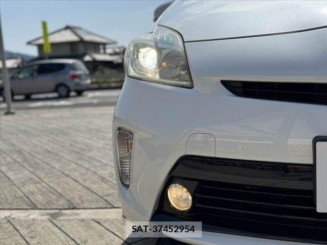 Toyota PRIUS 2014-08 8316500-27