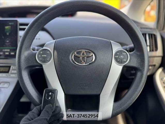 Toyota PRIUS 2014-08 8316500-6