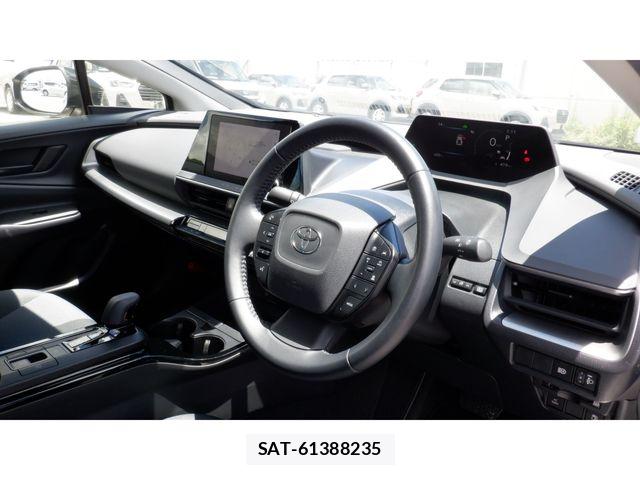 Toyota PRIUS 2023-10 8316435-16