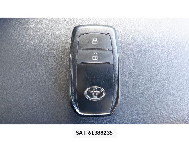 Toyota PRIUS 2023-10 8316435-26