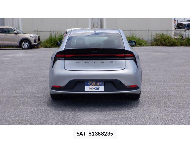 Toyota PRIUS 2023-10 8316435-4