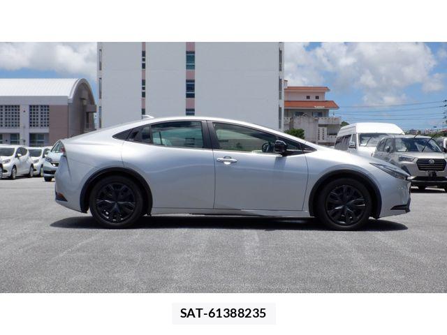 Toyota PRIUS 2023-10 8316435-6