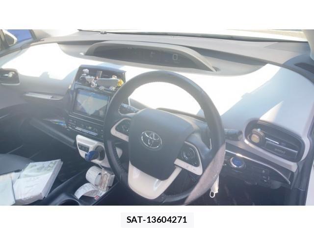 Toyota PRIUS 2016-02 8316485-10
