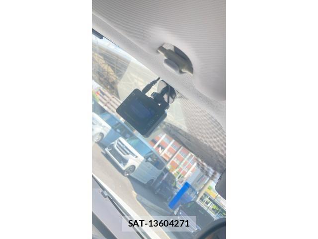 Toyota PRIUS 2016-02 8316485-21