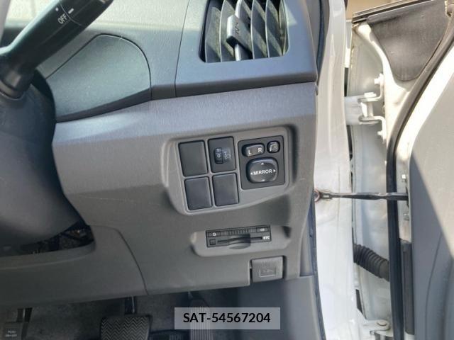 Toyota PRIUS 2011-12 8316525-18