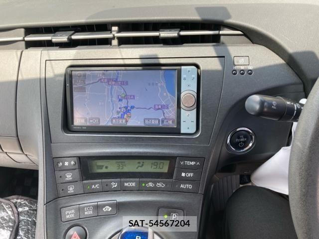 Toyota PRIUS 2011-12 8316525-19