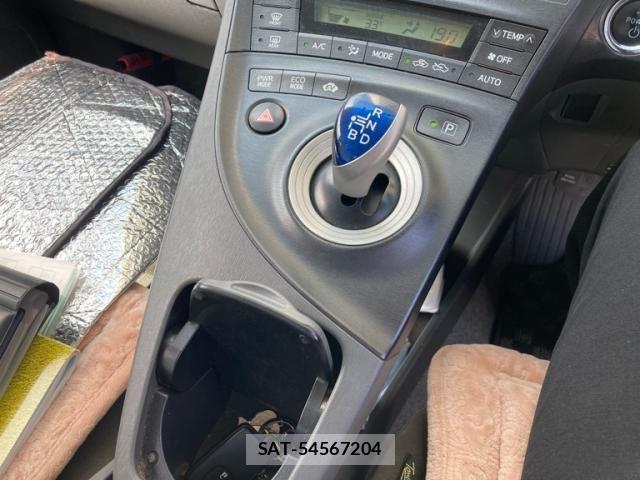 Toyota PRIUS 2011-12 8316525-20