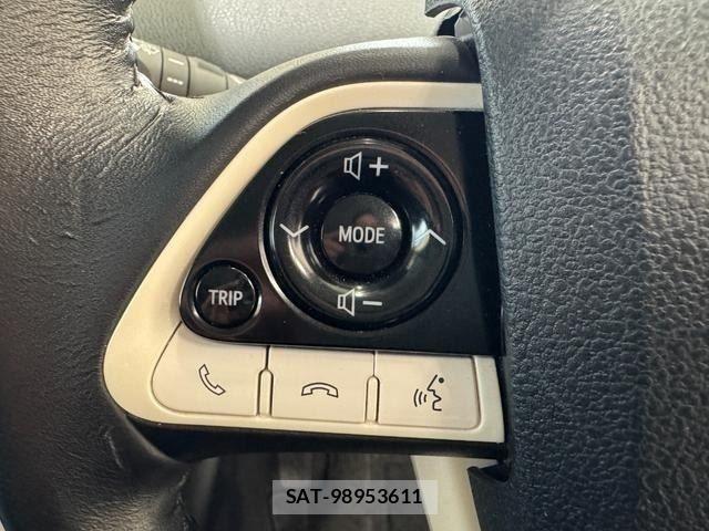 Toyota PRIUS 2017-10 8316480-12