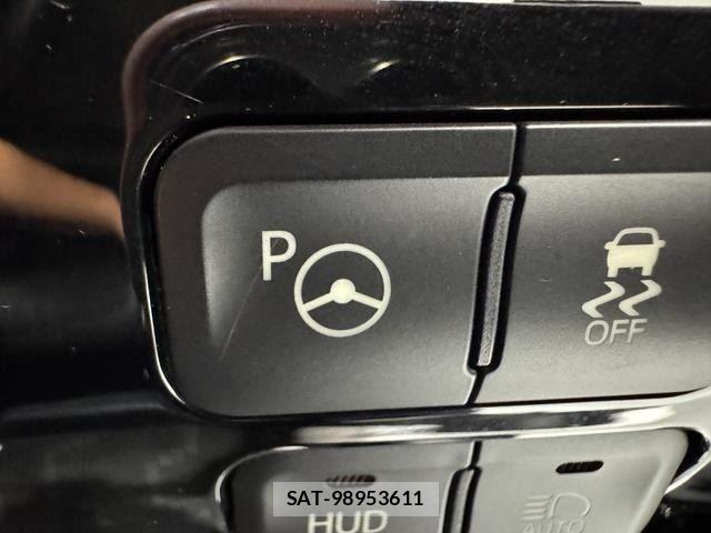 Toyota PRIUS 2017-10 8316480-15