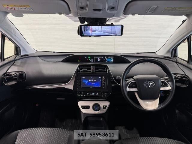 Toyota PRIUS 2017-10 8316480-1