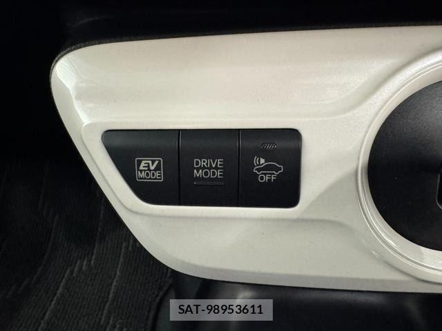 Toyota PRIUS 2017-10 8316480-19